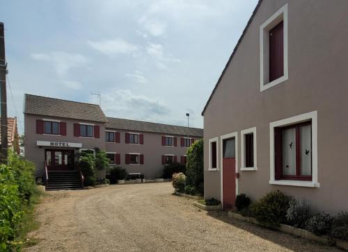 Digoin Hotel | Logis Hôtel Le Merle Blanc