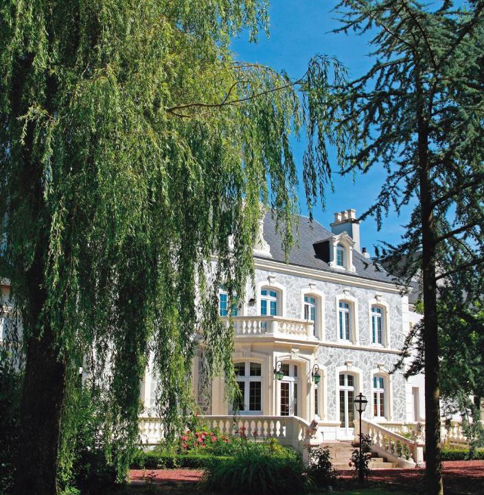 Le Wast Hotel | Logis Hôtel & Restaurant - Le Château Des Tourelles 3 étoiles