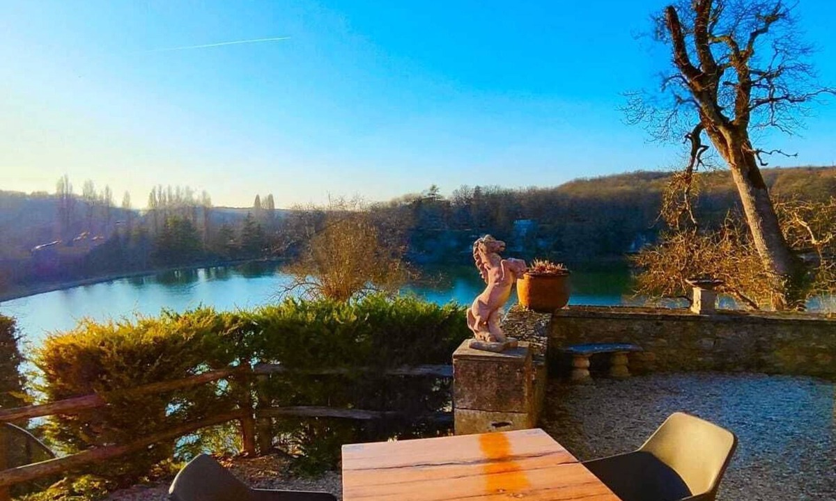 Dirac Hotel | Logis Hôtels Domaine du Châtelard