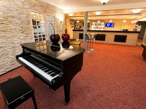 Pacy-sur-Eure Hotel | Logis Hotel Altina