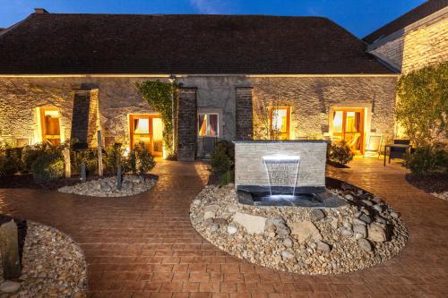 Beaune Hotel | Logis Hotel de La Cloche