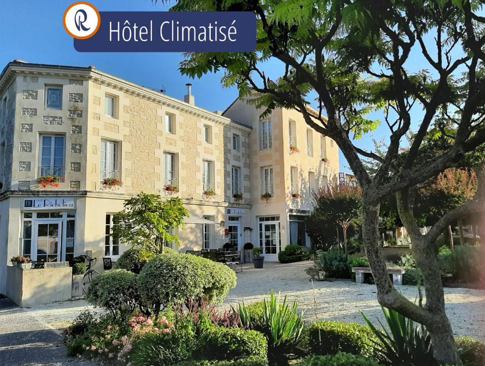 Saujon Hotel | Logis Hotel Le Richelieu - Royan Atlantique