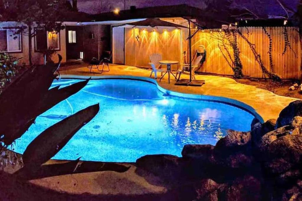 Camelback East Apartment | Loma Linda Suites
