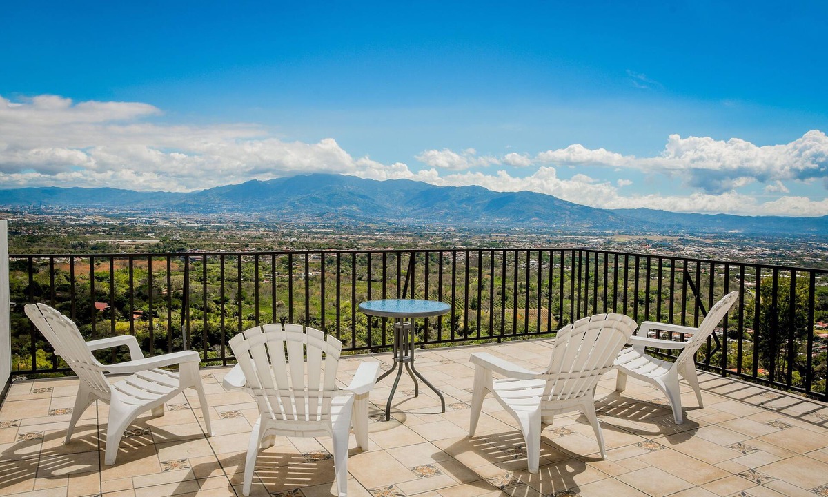 San Isidro Hotel | Loma Tranquila