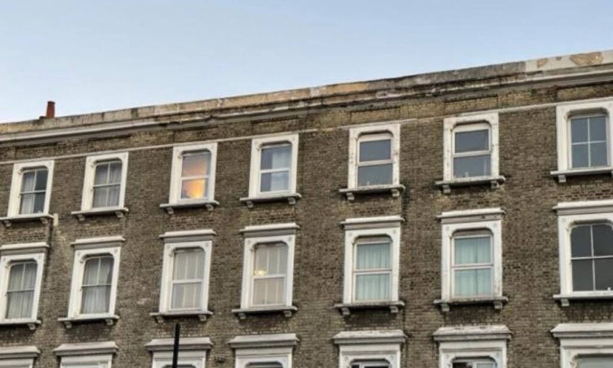 Hammersmith Broadway Hotel | London Budget Bliss : Suite Standard