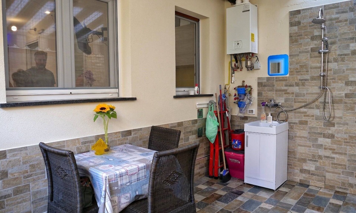 Grado Historic Centre Apartment | LondonSuite - Romantic Ground-Floor Apartment with Charming Private Garden
