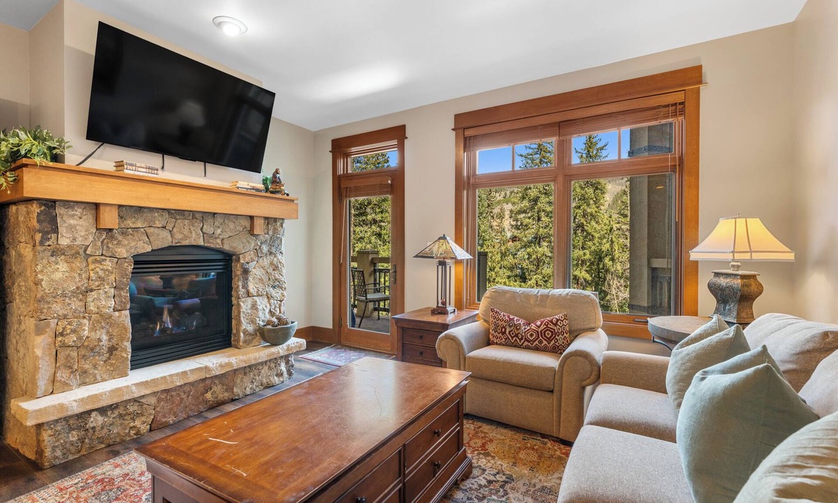 River Run Apartment | Lone Eagle #3017 by Summit County Mountain Retreats