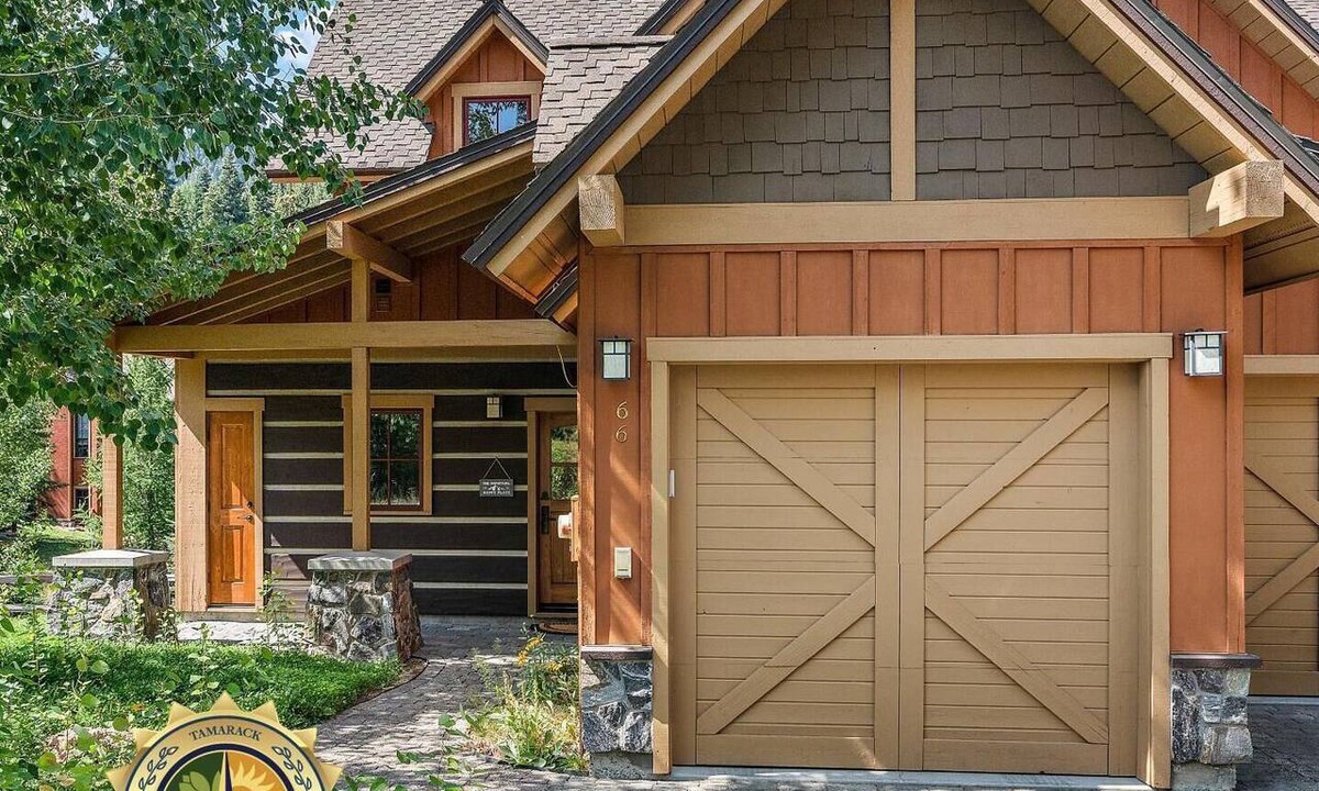 Tamarack Resort House | Lone Peak | Includes Two 1-Day Lift Tickets