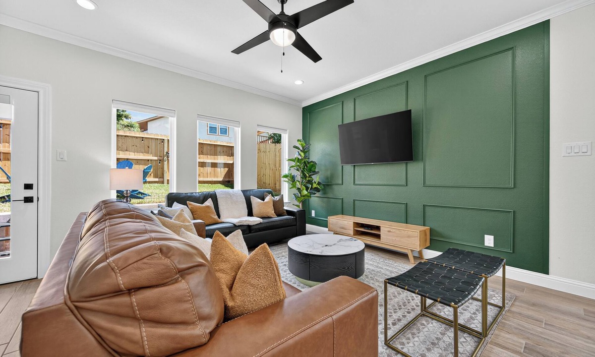 April Sound House | Lone Star - Elevated Lakeside Retreat