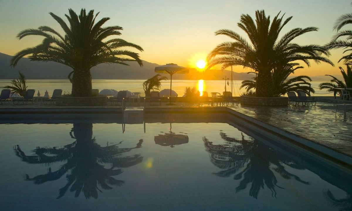 Longos Hotel | Long Beach Resort
