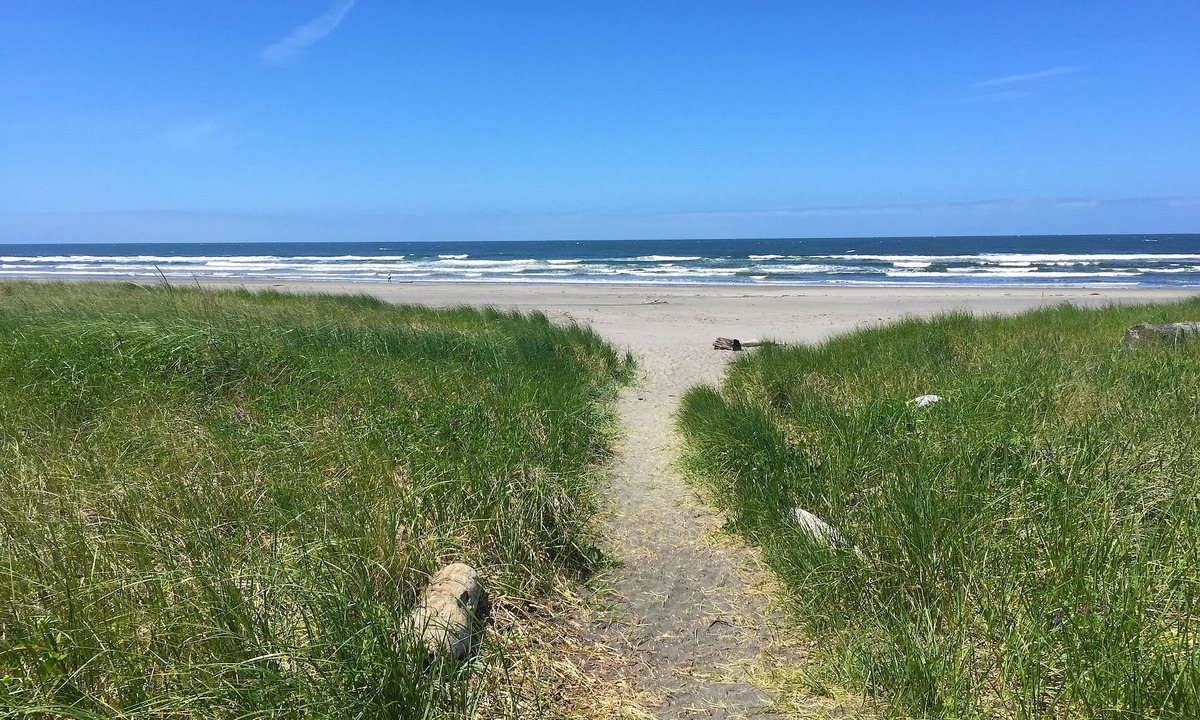 Seaview Cabin | Long Beach RV & Camping Resort