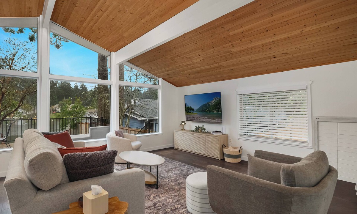 Lacey House | Long Lake Waterfront Retreat with Private Dock and AC