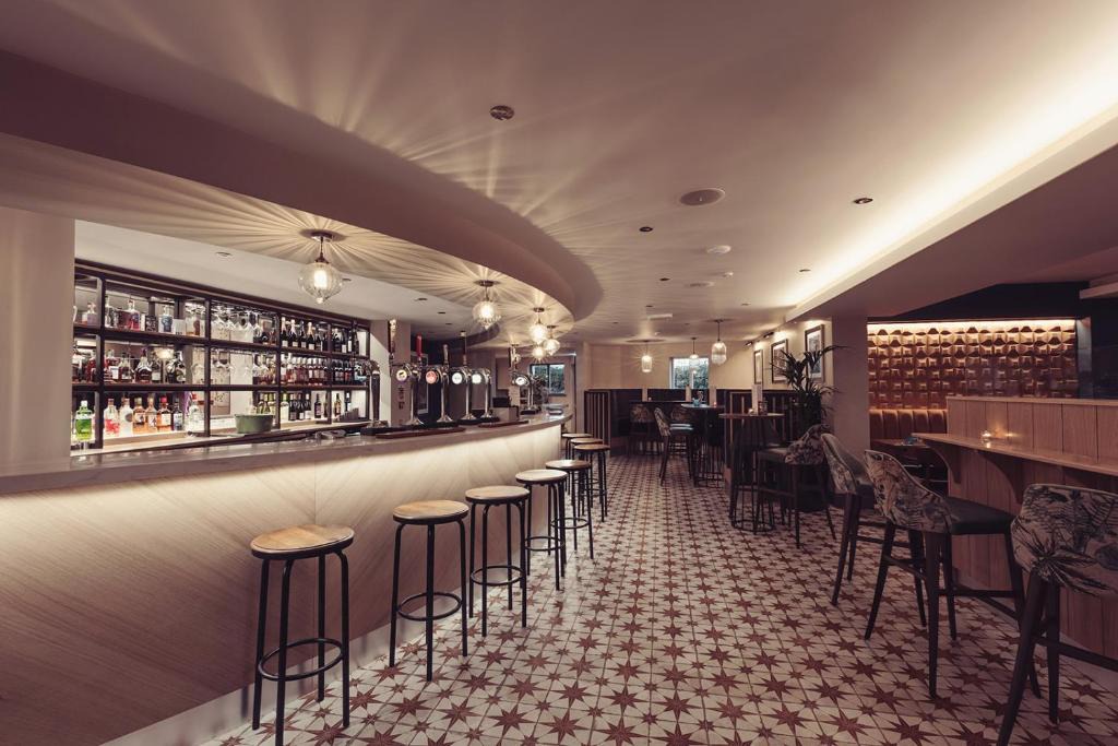 Tewitfield Hotel | Longlands Inn & Cottages
