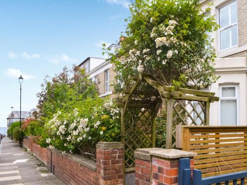 Tynemouth House | Longsands Retreat