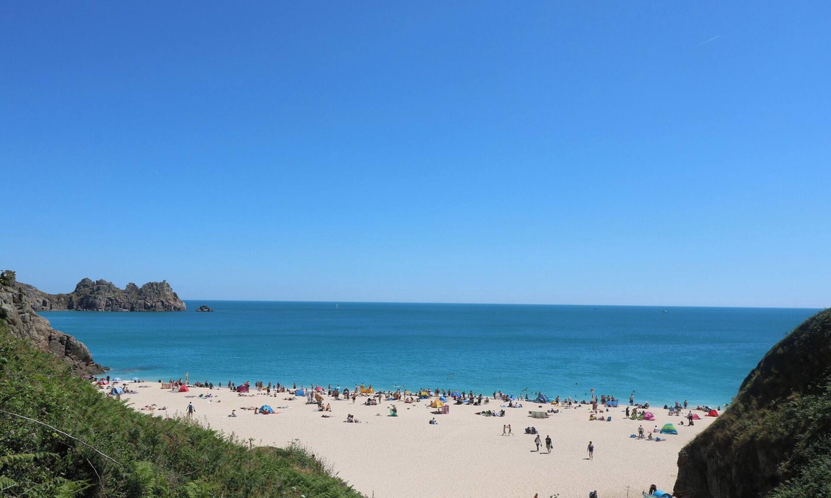 Porthcurno Cottage | Longships