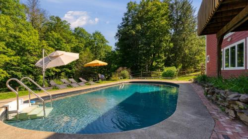 Clinton Corners House | Longview Pond Lodge by AvantStay