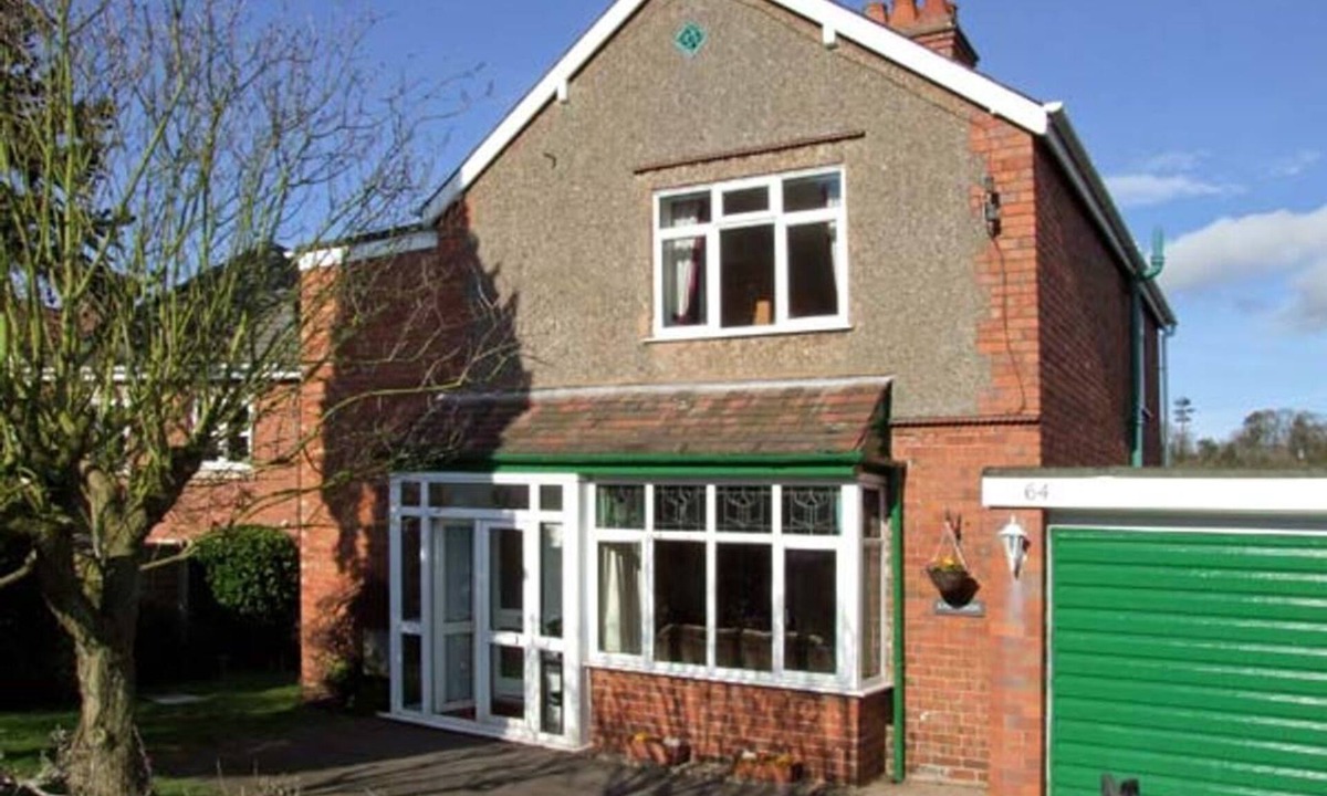 Wolverhampton House | Loningside, Wombourne