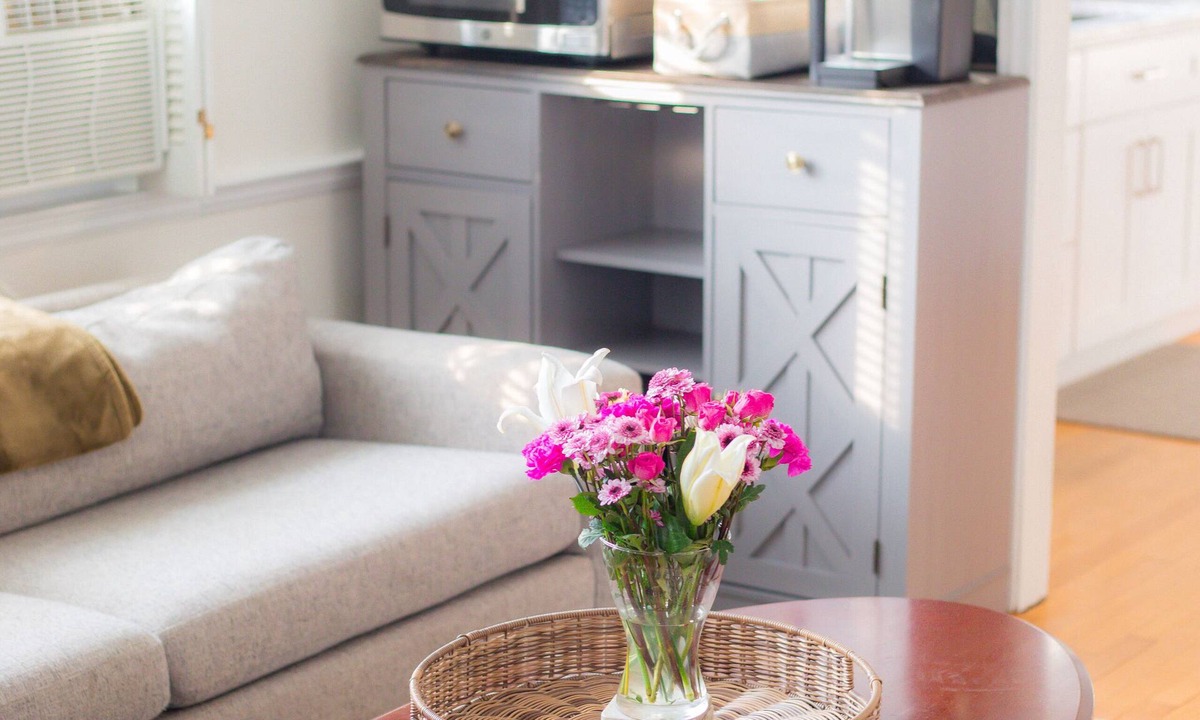Lordship House | Lordship Charmer HAS IT ALL! Comfortable stay, accessible, family friendly!