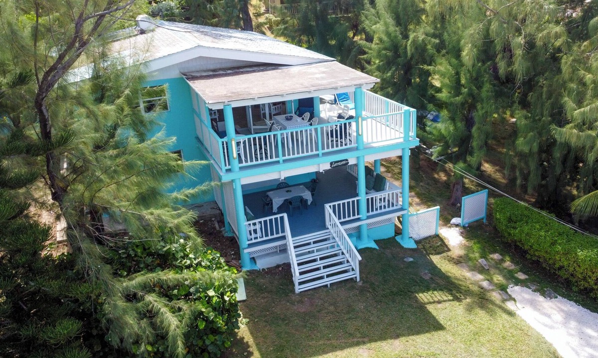 Springfield Apartment | LORRAINE UNIT A-Beautiful 3 Bedroom Beach Apartment in Cattlewash St. Joseph