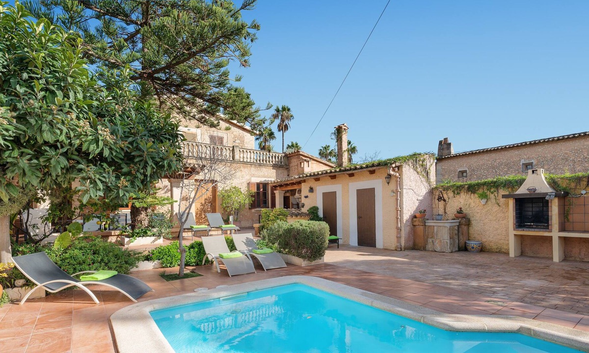 Palma de Mallorca Villa | LOS ABILIOS - Traditional house with private pool on the outskirts of Palma de Mallorca. F