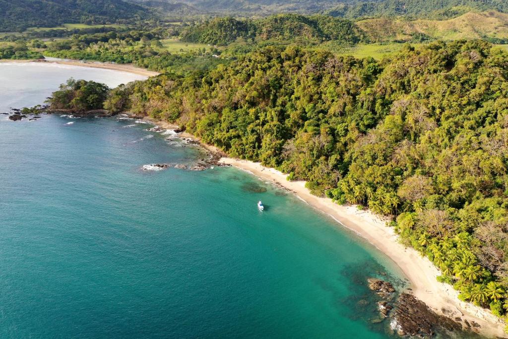 Paquera Hotel | Los Vivos Beachfront Experience