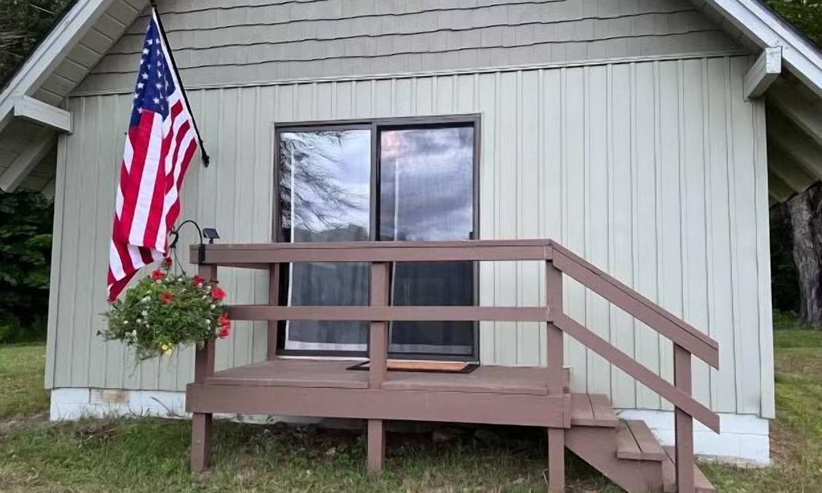 Northeast Michigan Ski Chalet | Lost Pines Lodge - Little A - Cabin 2 - Pet Friendly