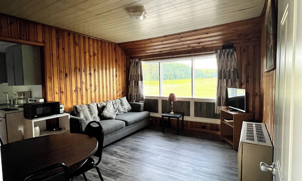 Northeast Hotel | Lost Pines Lodge