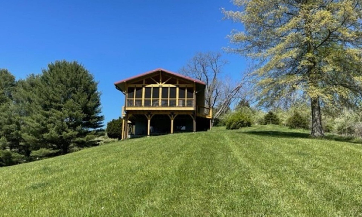 Lost River Cottage | Lost River Swiss Cottage/10 acres/Private Dog Park/Streams