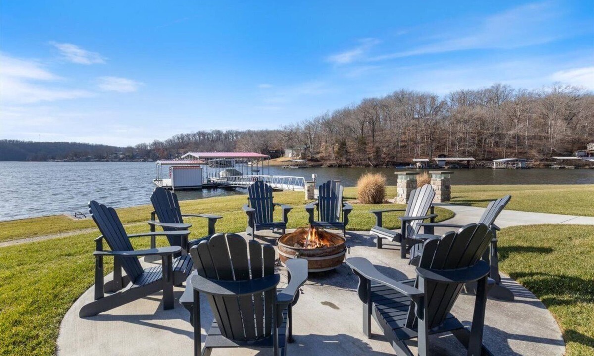Versailles House | LOTO Pointe, Updated Luxury Home w/Boat & PWC Slip, Boat Ramp, Firepits, Pool Table & More!