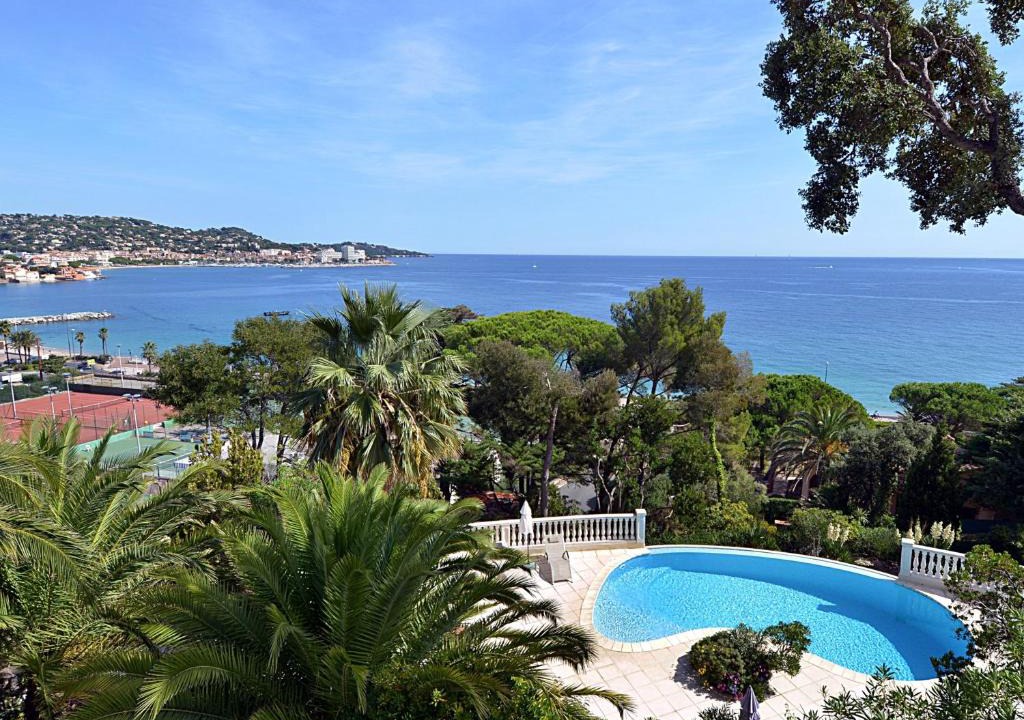 Sainte-Maxime Hotel | Lou Trelus