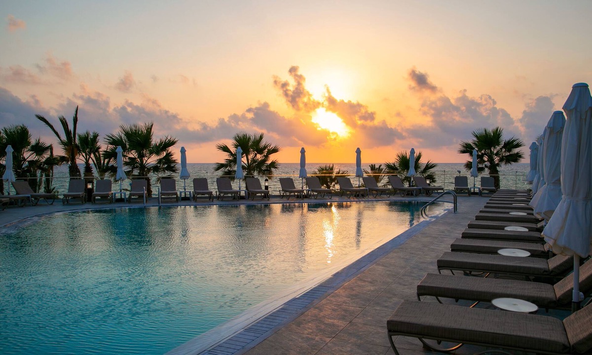 Chlorakas Hotel | Louis Paphos Breeze