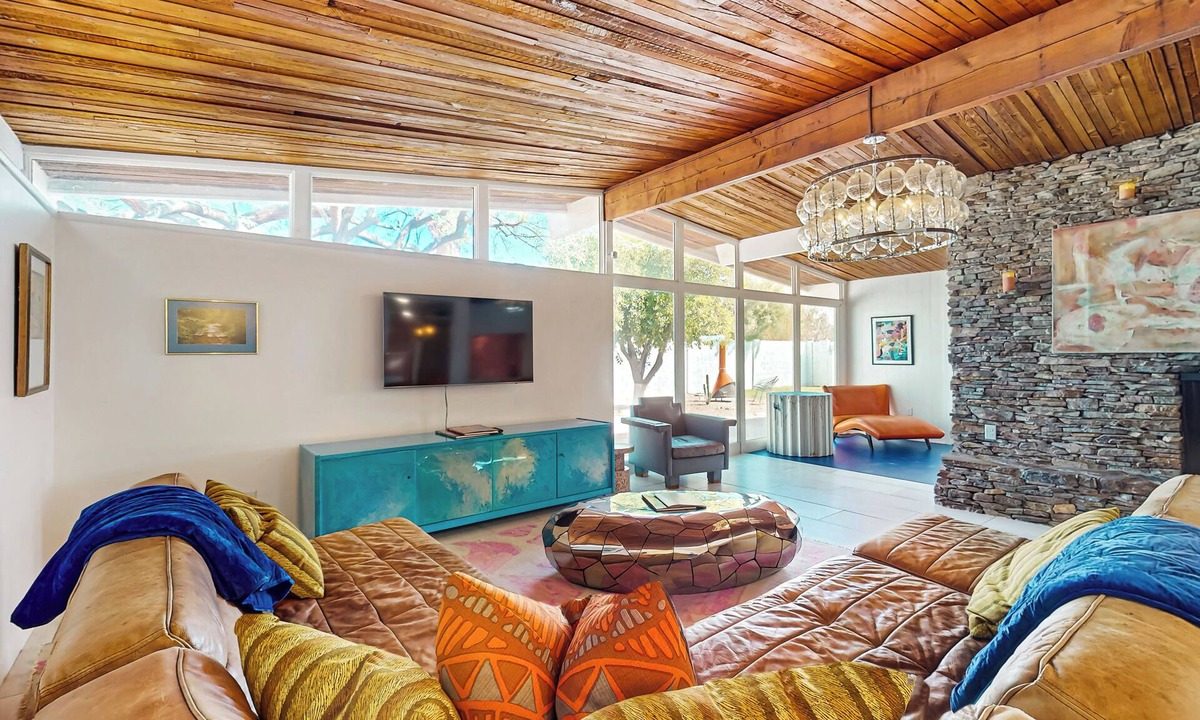 Paradise Valley Ranchos House | Lounge Poolside: Scottsdale Gem w/Game Room!