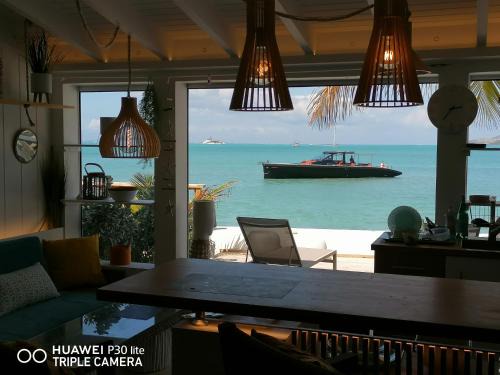 Baie Nettle Apartment | Love Beach Loft
