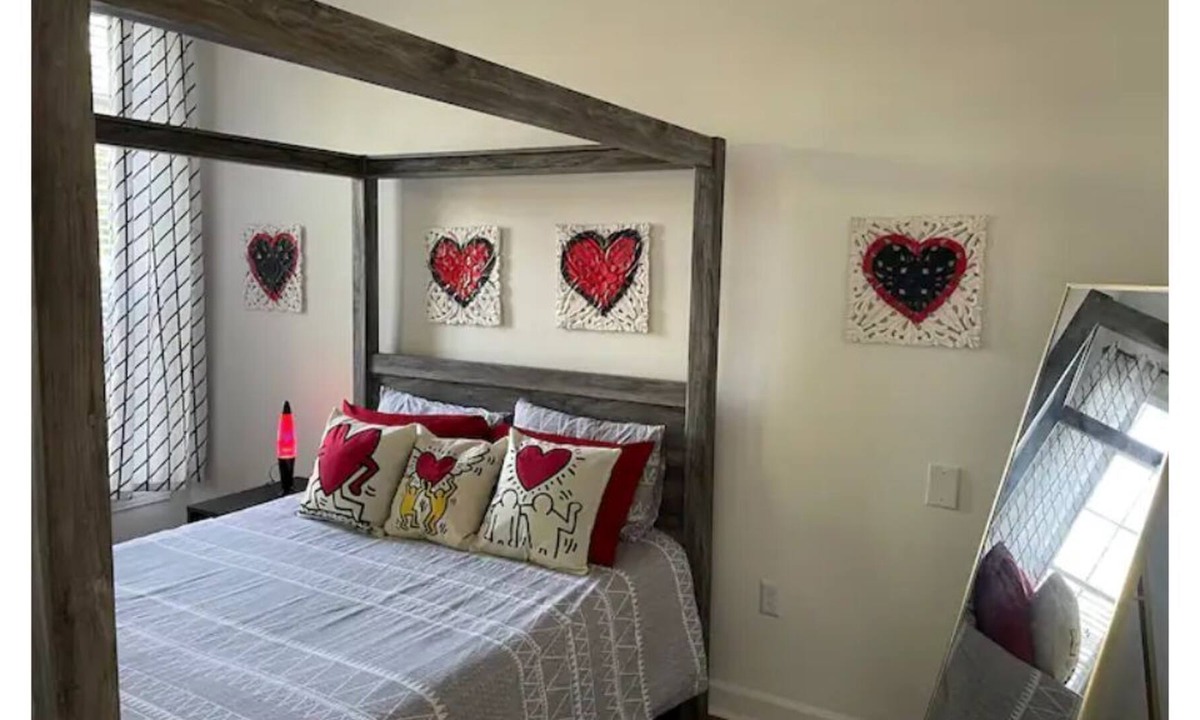 Dunwoody Apartment | Love Is In The Air - Bright, Fun, and Full of Love, Sleeps 4