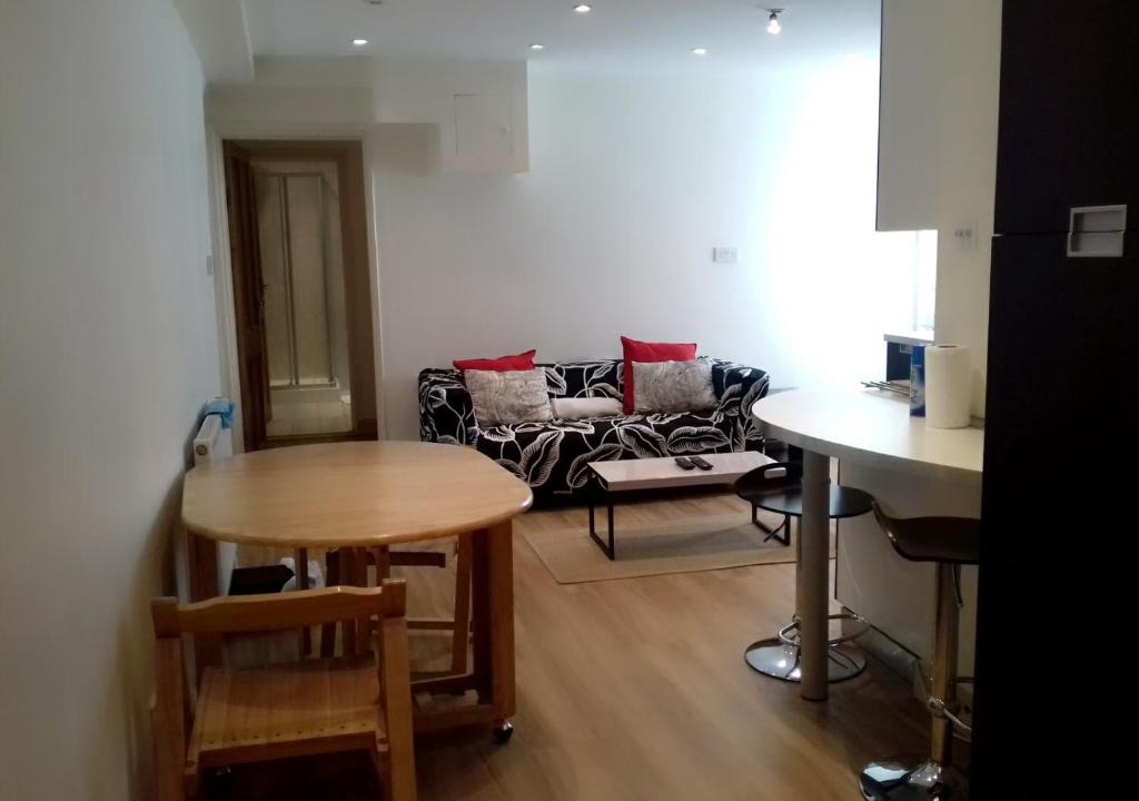 Kensington Apartment | Lovely 1 bed in Earls Court