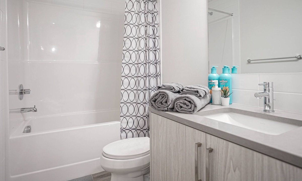 Sage Hill Condo | Lovely 2Bed in Sage Hill by Shops, Eats & Drinks