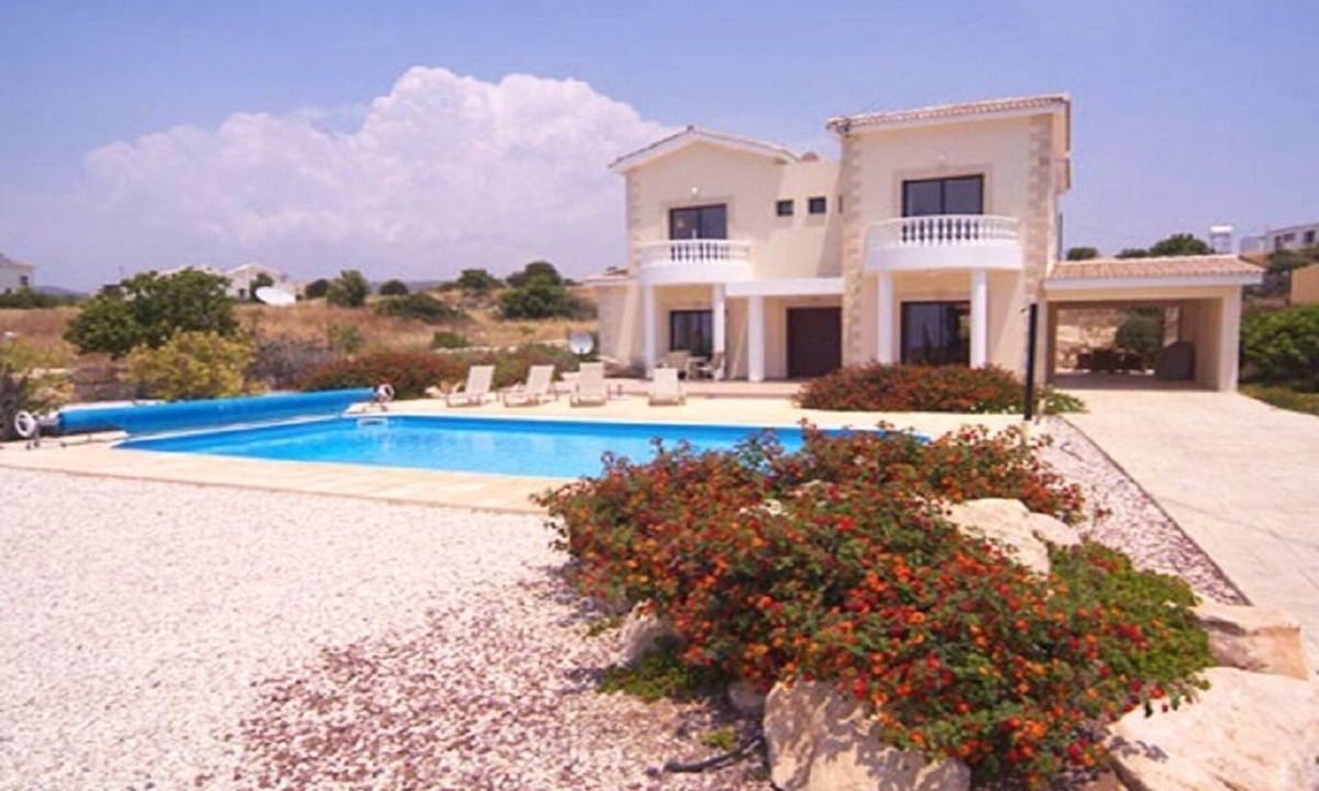 Kouklia Villa | Lovely 3 bed villa with private pool in great location!
