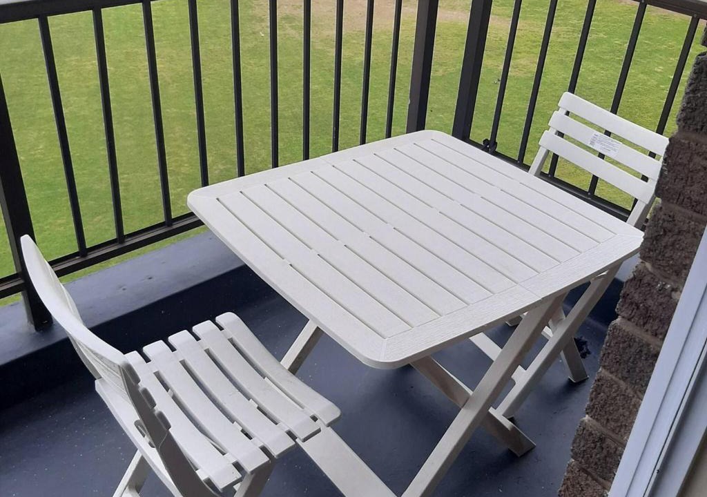 Quigney Beach Apartment | Lovely 3 bedroom with full sea view, restaurants,