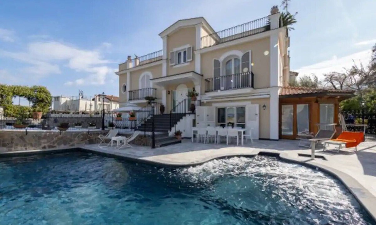 Sorrento Villa | Lovely 6 Bedrooms Villa With Pool, Located few Minutes From Sorrento Center