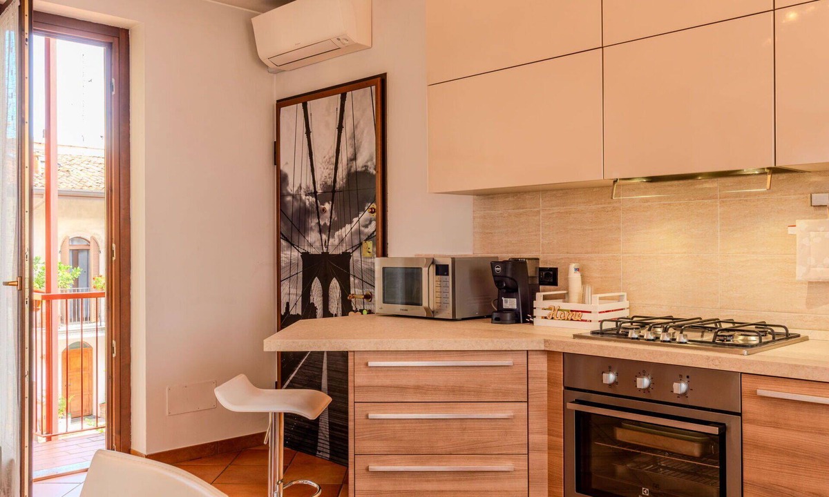 Rovellasca Apartment | Lovely apartment for 4 guests with WIFI, A/C, TV and balcony