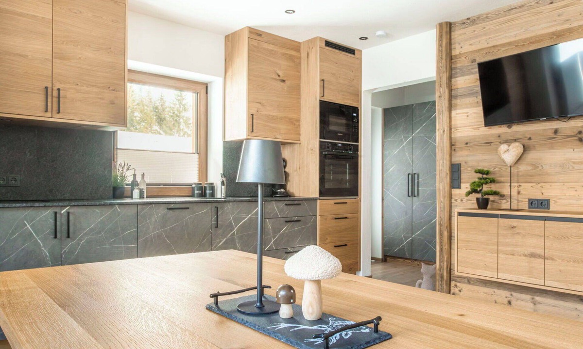 Leogang Apartment | Lovely apartment for 4 guests with WIFI, TV, terrace, pets allowed and panoramic view