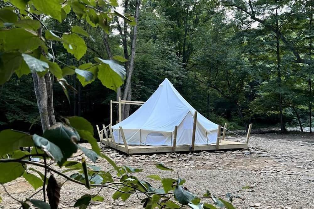 Gans RV Rental | Lovely Bell Tent with Spacious Interior Great for Small Groups in Pennsylvania