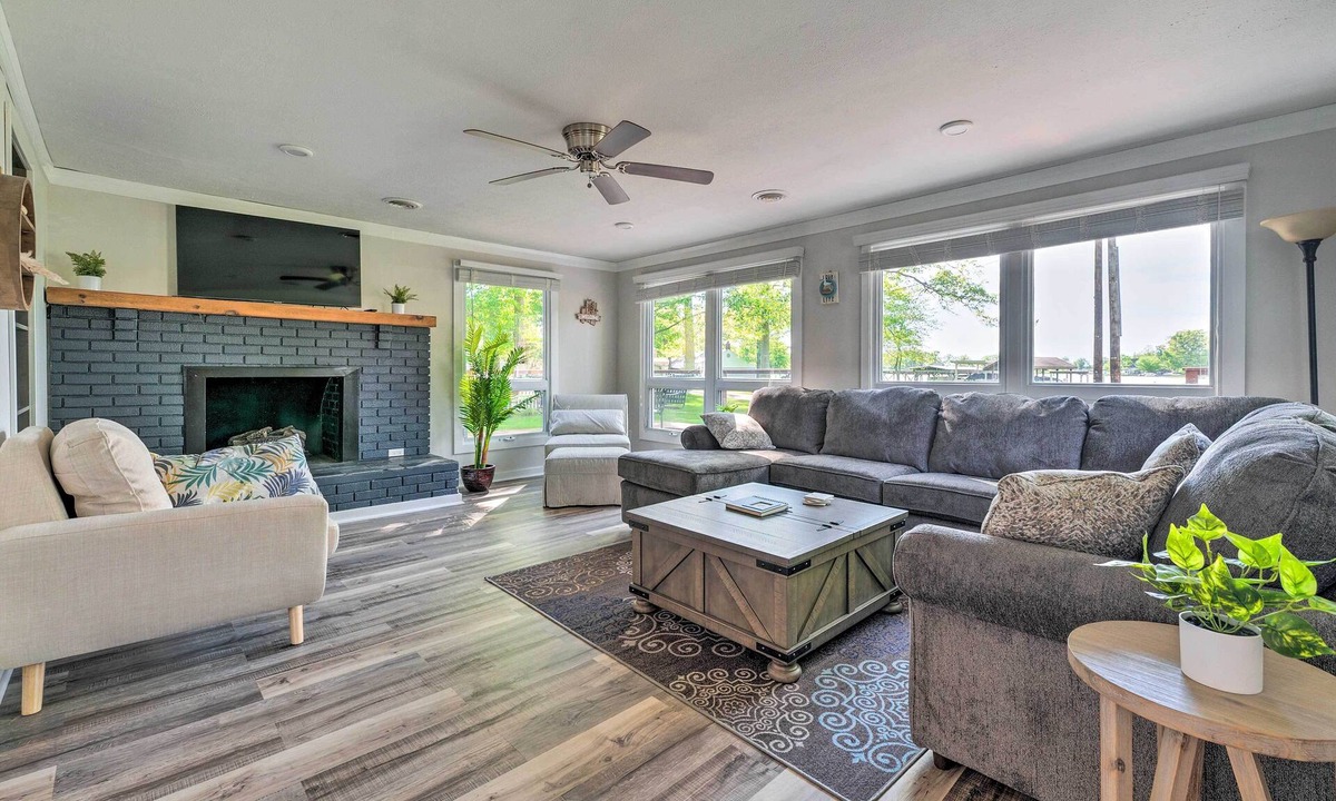 Saint Johns Cottage | Lovely Belle Center Cottage on Indian Lake!