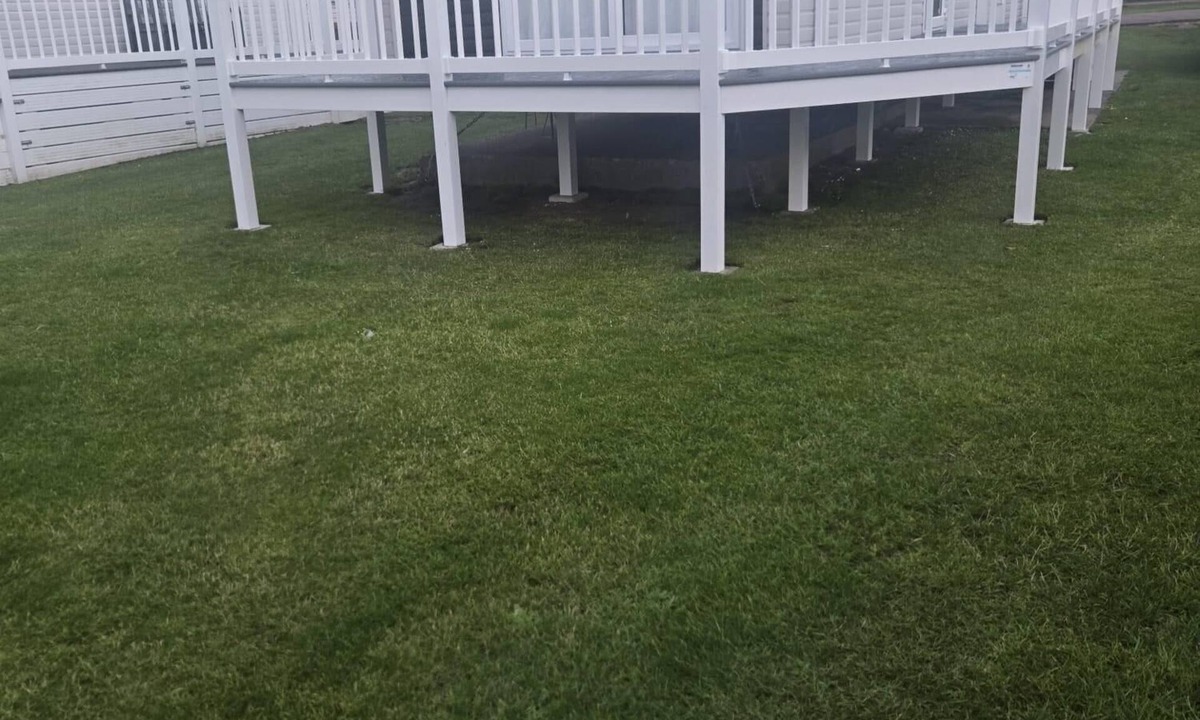 Pakefield House | Lovely caravan by the beach in Pakefield, Suffolk ref 68007CL