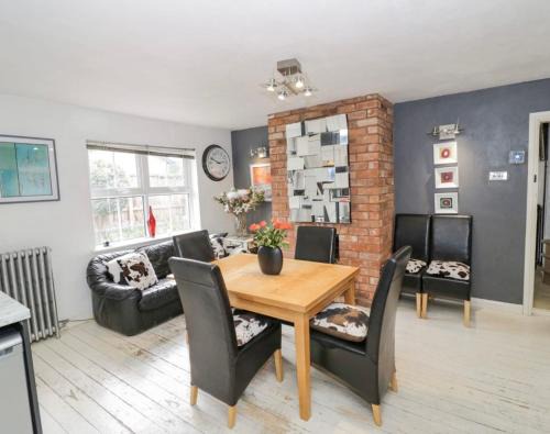 Spetchley House | Lovely Comfortable 3 Bed Home, near Worcester