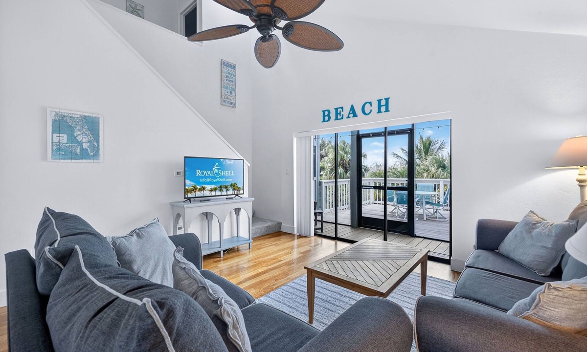 The Dunes House | Lovely Elevated Duplex with Spacious Open-Concept Living Area - Oasis Inn at the Dunes