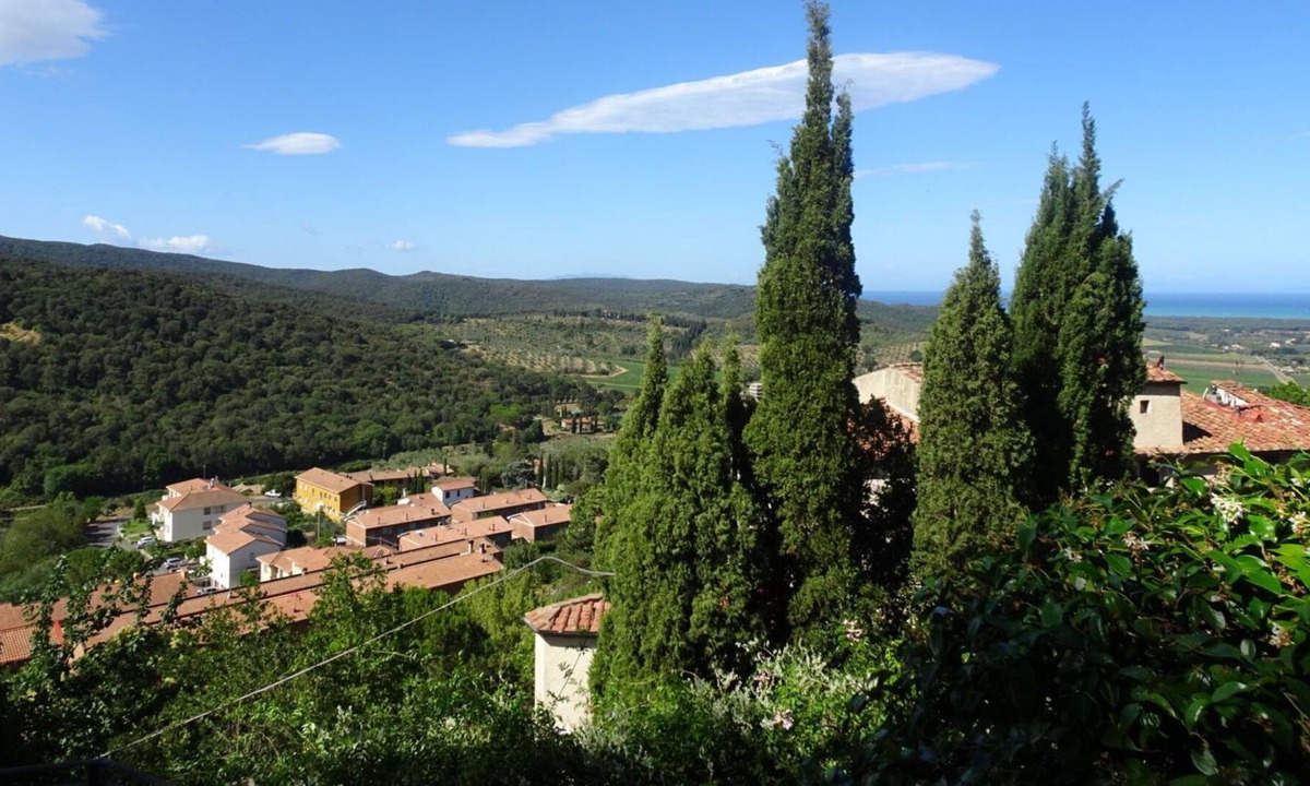 Castagneto Carducci Apartment | Lovely flat with garden and sea view
