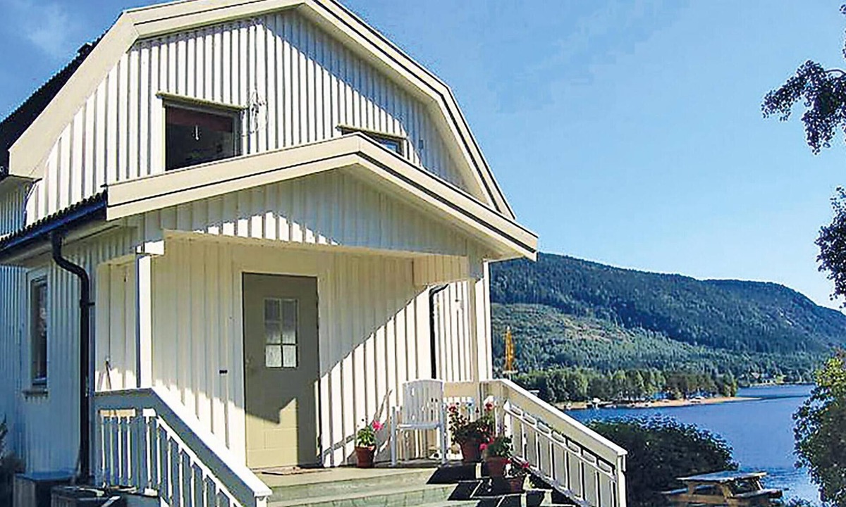 Bygland House | Lovely home in Bygland with house sea view