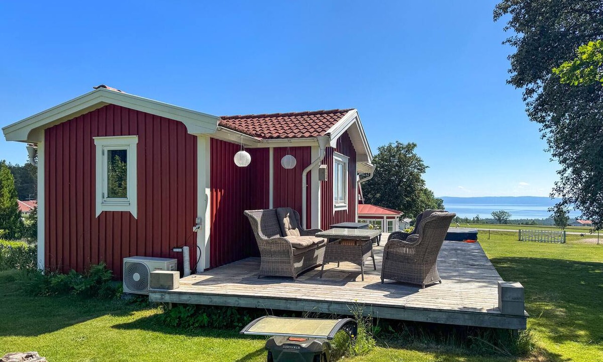 Habo Municipality House | Lovely home in Habo with house sea view