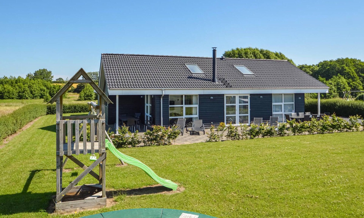 Flovt Strand House | Lovely home in Haderslev with sauna